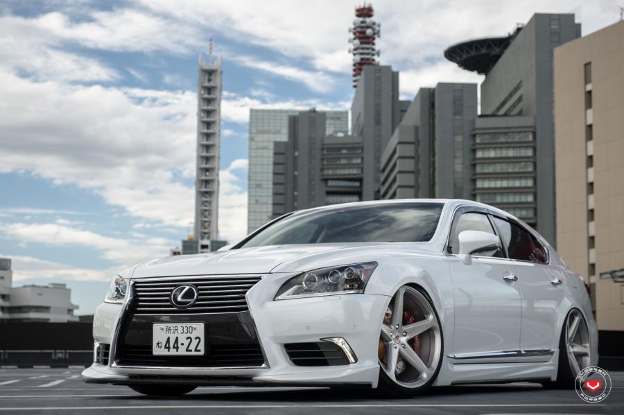  Lexus LS460 on Vossen Wheels (CG-201) 2016 года  (фото 6 из 21)